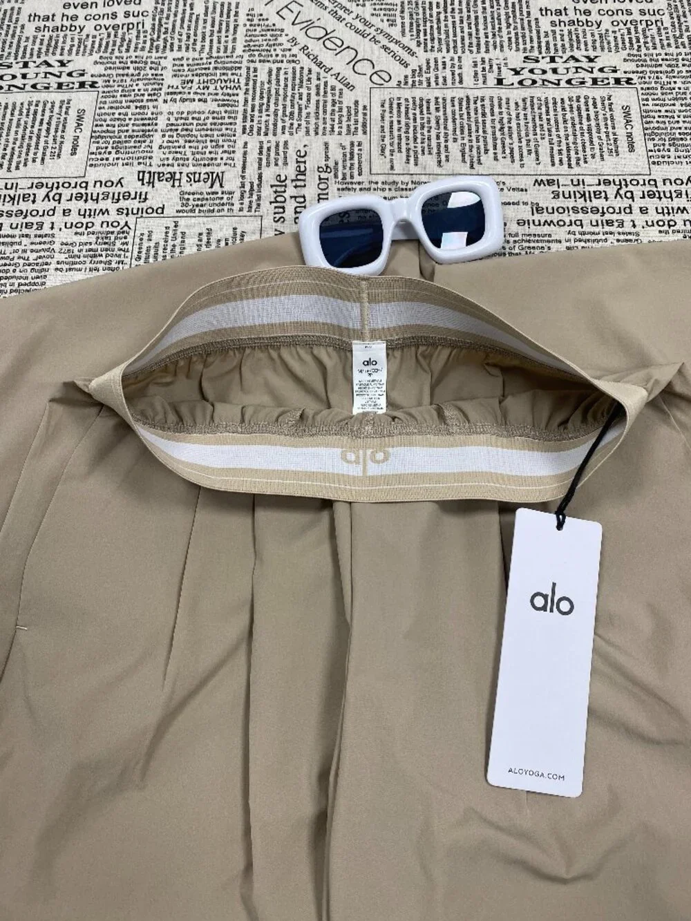 ALO Yoga gravel color